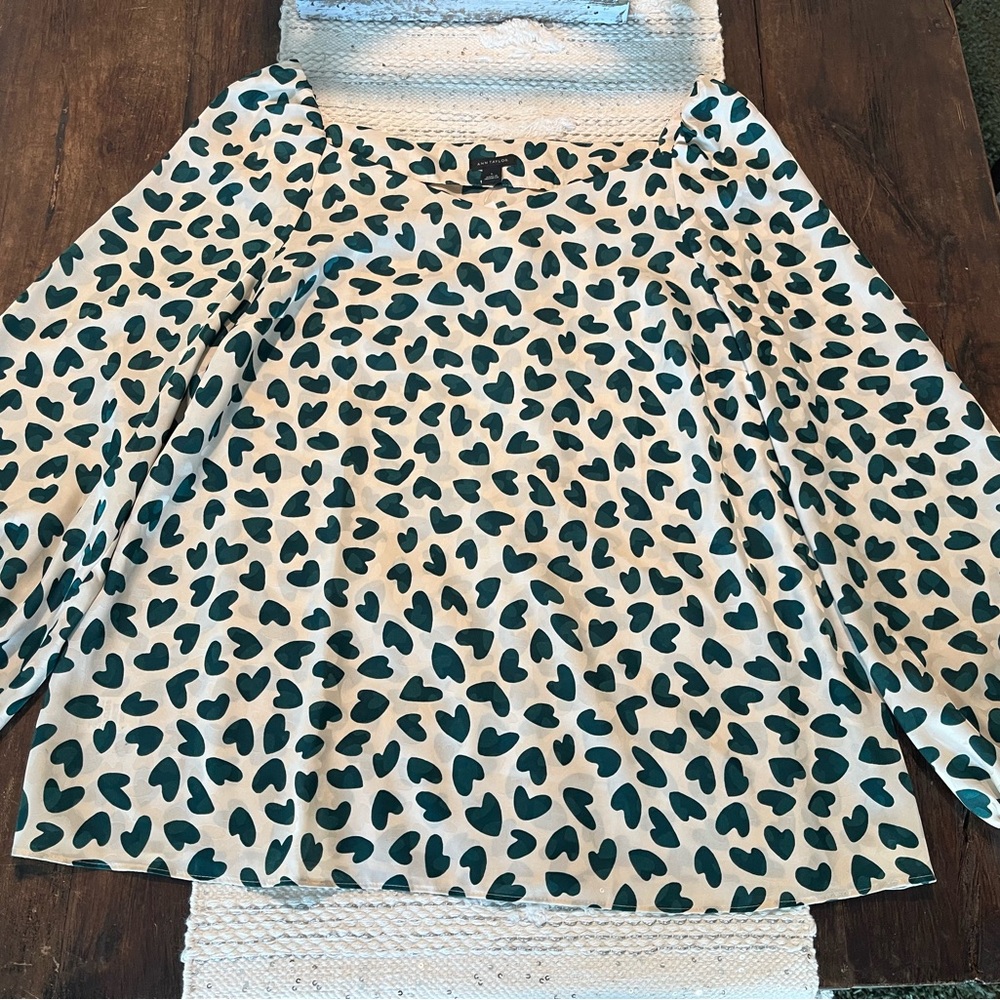 NWT Ann Taylor Print Lightweight Blouse